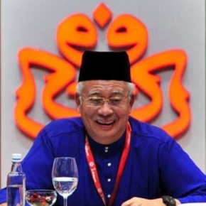 Ahli Umno Dan Ahli DAP – Wajib Mencintai Ketua