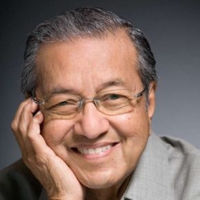 Dr. Mahathir dan kebodohan media umno